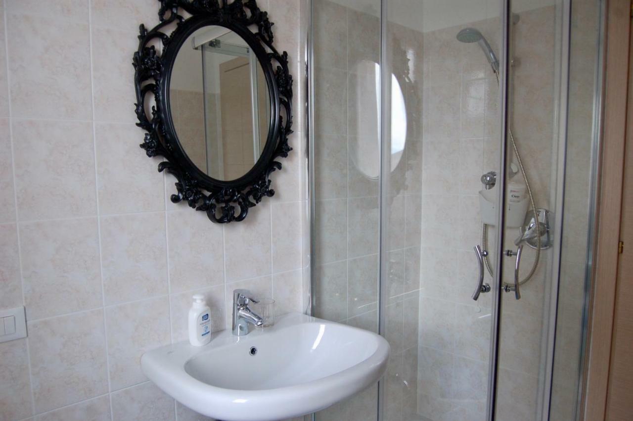 Casa Patrizia Apartment Sueglio Екстериор снимка